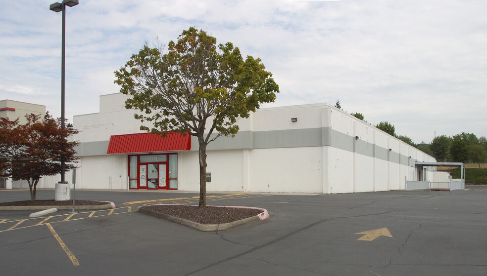 More Photos Of 15550-15574 SE McLoughlin Blvd, Milwaukie Freestanding For Lease