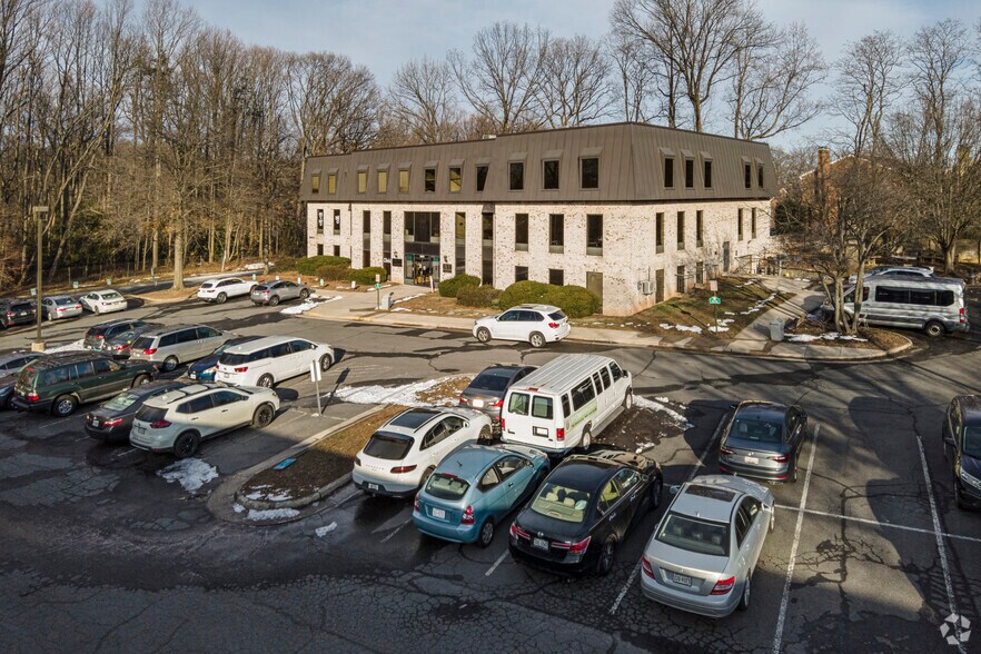 More Photos Of 9401 Mathy Dr, Fairfax Office For Lease