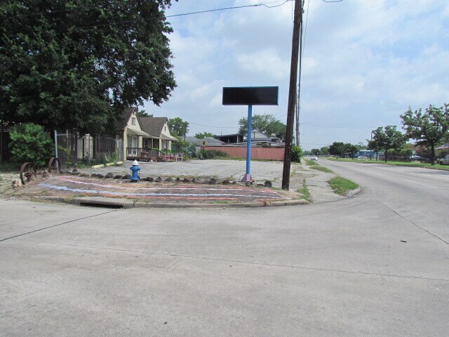 More Photos Of 741 McDaniel St, Houston Land For Sale