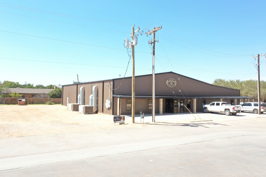 Primary Photo Of 1215 NW 1st Plz, Andrews Restaurant For Sale