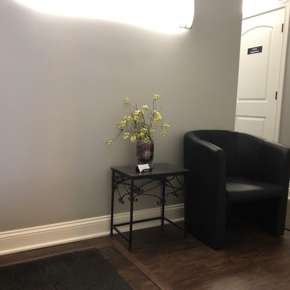 More Photos Of 99 N First St, Zionsville Loft Creative Space For Lease