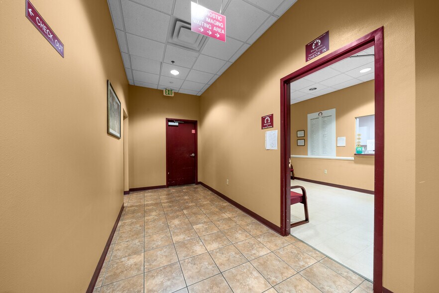 More Photos Of 2500 Citrus Blvd, Leesburg Medical For Sale
