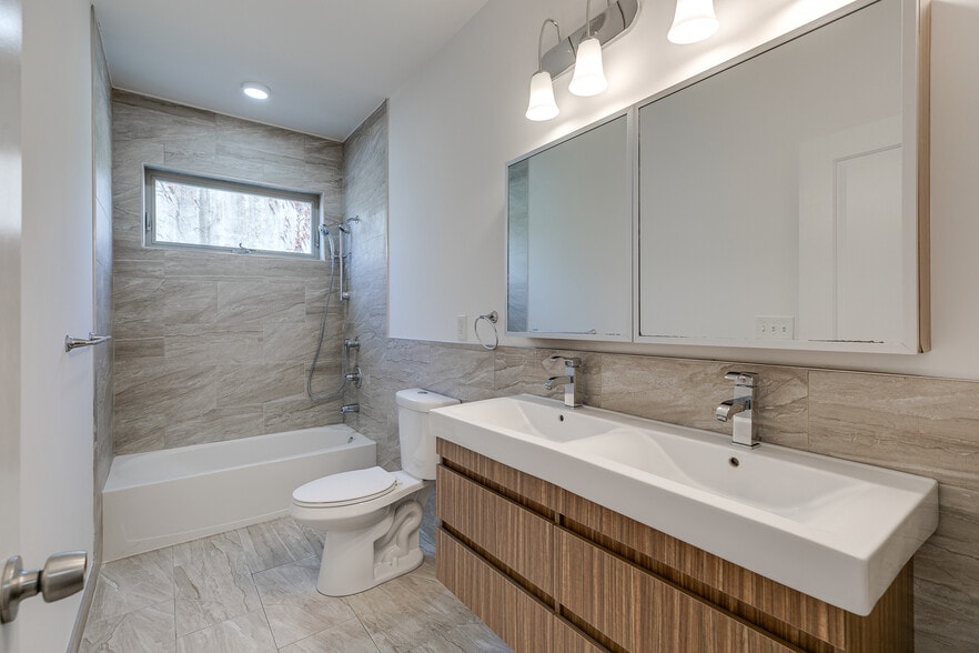 More Photos Of 549 E Armstrong St, Philadelphia Apartments For Sale