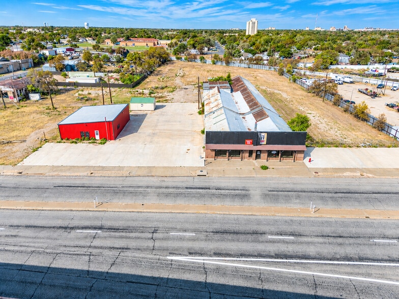 More Photos Of 2722-2724 Texas Ave, Lubbock Warehouse For Sale