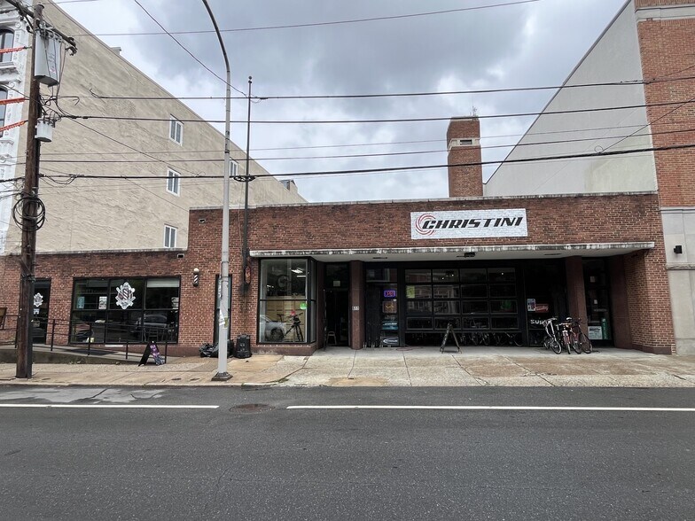 Primary Photo Of 611-619 N 2nd St, Philadelphia Auto Dealership For Lease