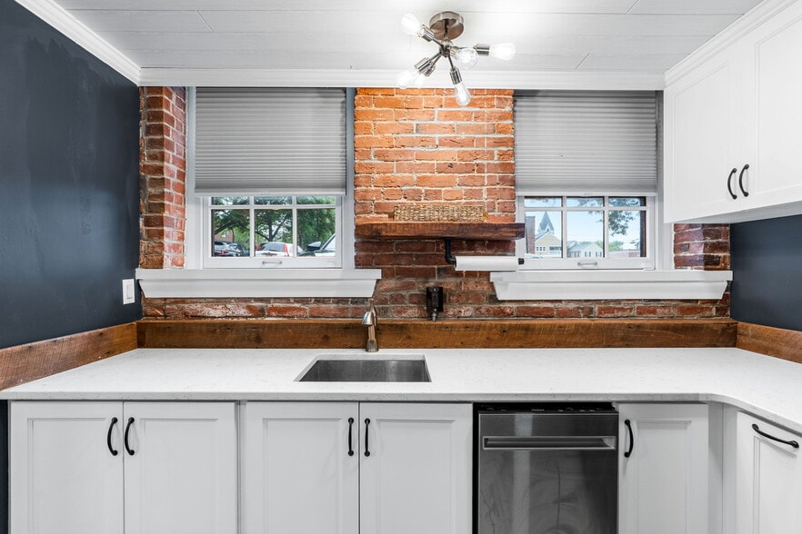 More Photos Of 19-23 Pleasant St, Newburyport Apartments For Sale