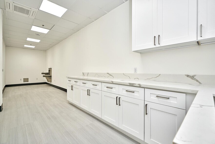 More Photos Of 132 Business Center Dr, Corona Manufacturing For Lease