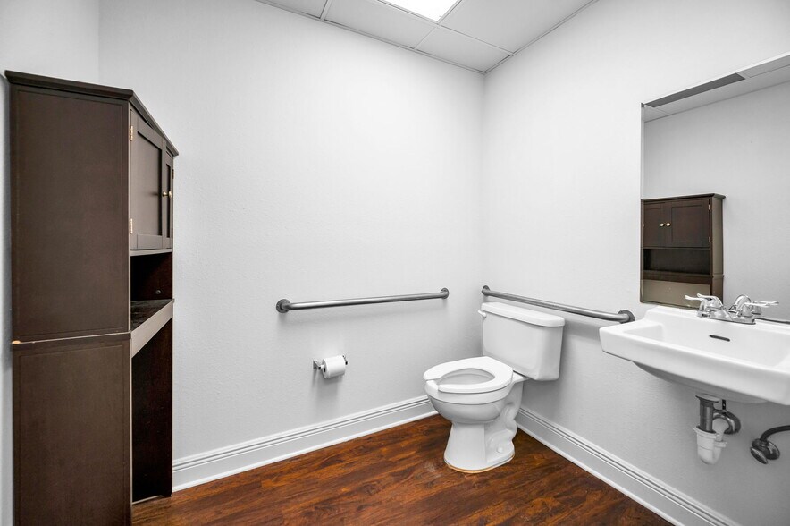 More Photos Of 4021 Central Ave, Saint Petersburg Medical For Lease