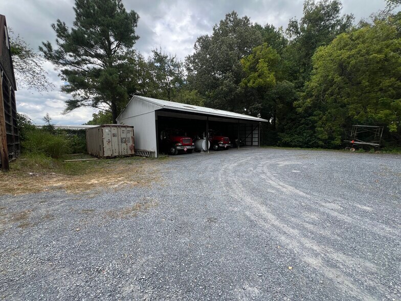 More Photos Of 7923 Industrial Park Rd, Easton Warehouse For Sale