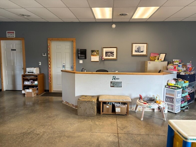 More Photos Of 1367-0 E US Highway 40, Brazil Service For Lease