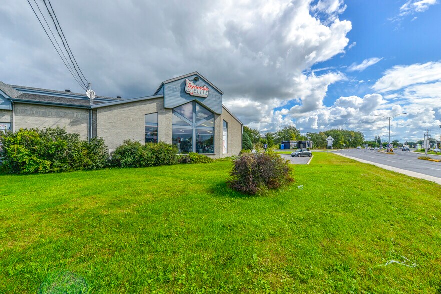 More Photos Of 533 Boul De Périgny, Chambly Health Club For Sale