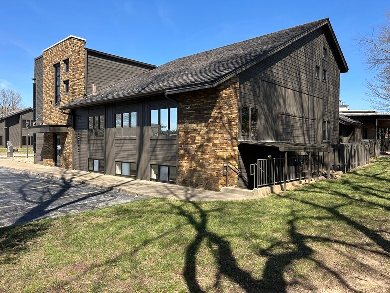 More Photos Of 1200 E Woodhurst Dr, Springfield Office For Lease