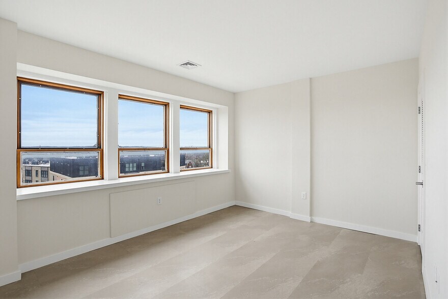 More Photos Of 250 College Ave, Lancaster Apartments For Lease