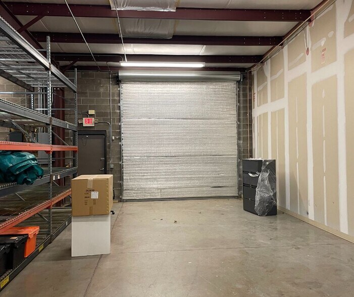 More Photos Of 1015 Nine North Dr, Alpharetta Light Distribution For Lease