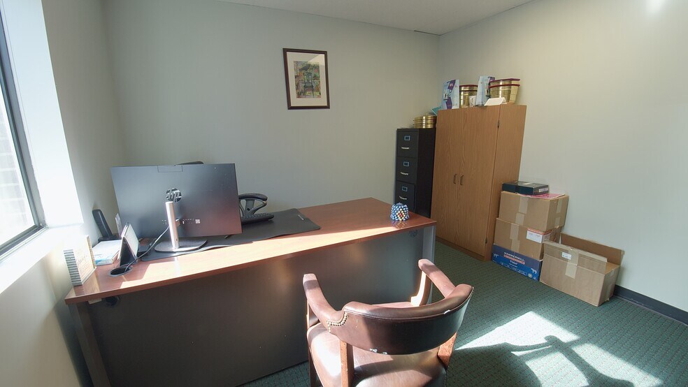 More Photos Of 3299 Northcrest Rd, Atlanta Office For Sale