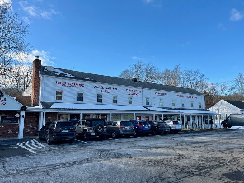 Primary Photo Of 1 Danbury Rd, Wilton General Retail For Lease