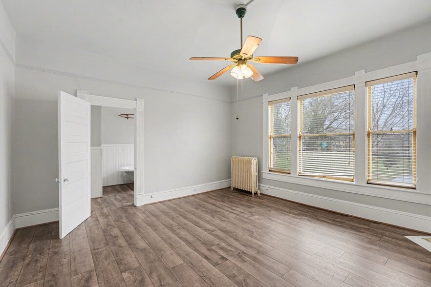 More Photos Of 1122 Caroline St, Fredericksburg Apartments For Sale