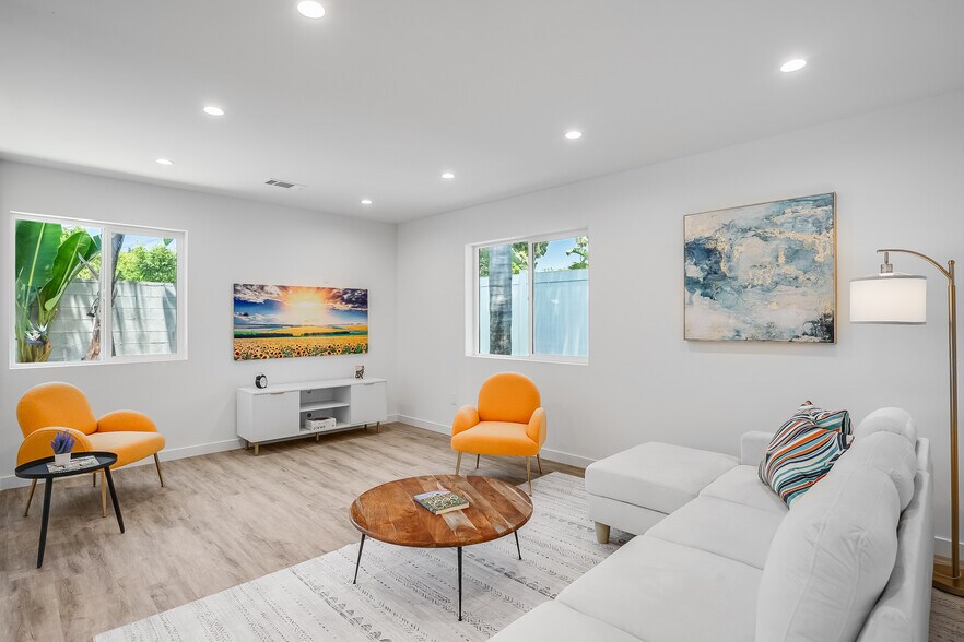 More Photos Of 7008 Encino Ave, Van Nuys Apartments For Sale