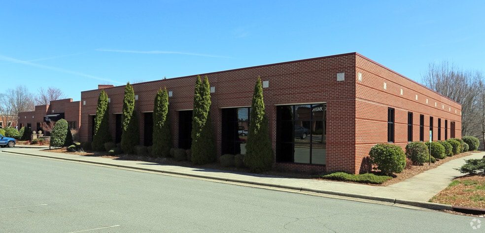 More Photos Of 765 Highland Oaks Dr, Winston-Salem Medical For Lease