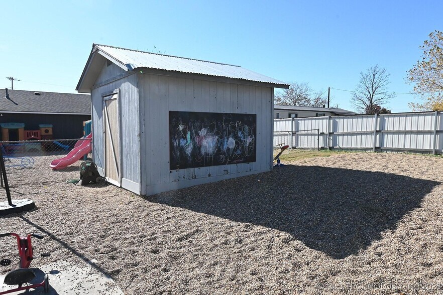 More Photos Of 1104 Campbell Rd, Warner Freestanding For Sale