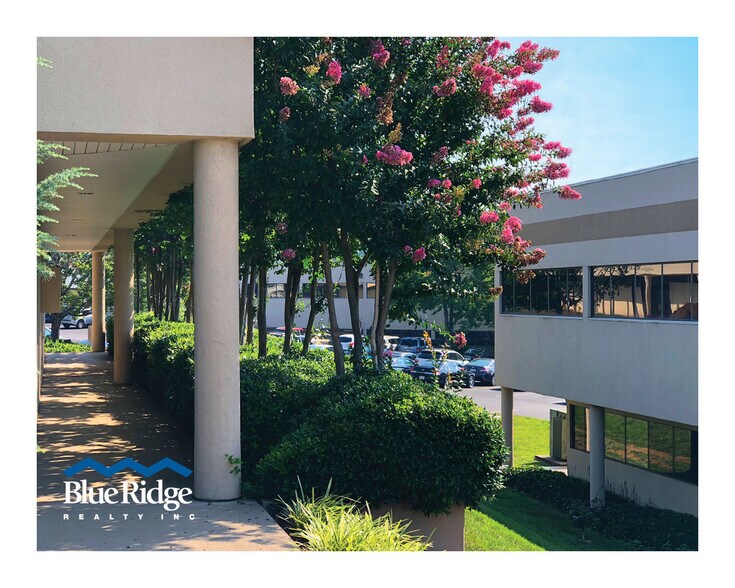 More Photos Of 9111 Cross Park Dr, Knoxville Office For Lease