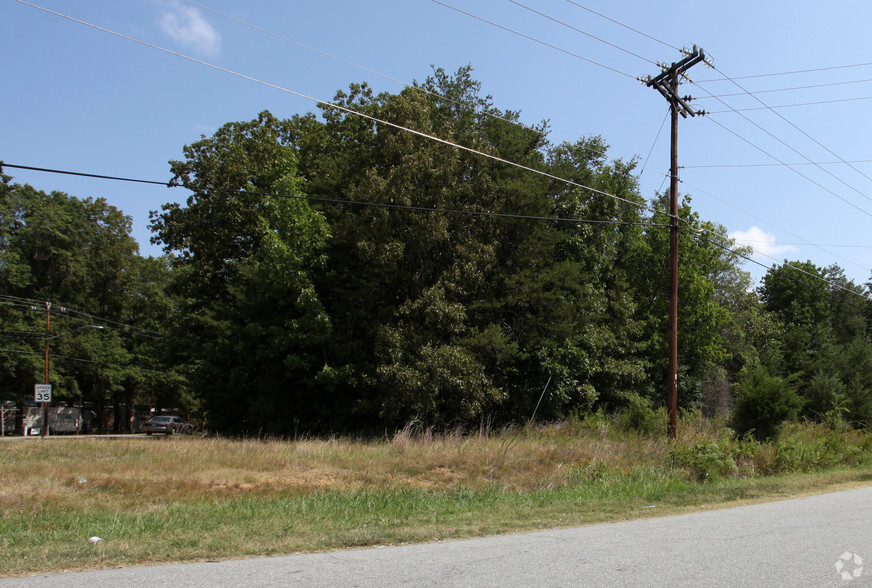 Primary Photo Of Elm/Parker St @ Parker St ext., Graham Land For Lease