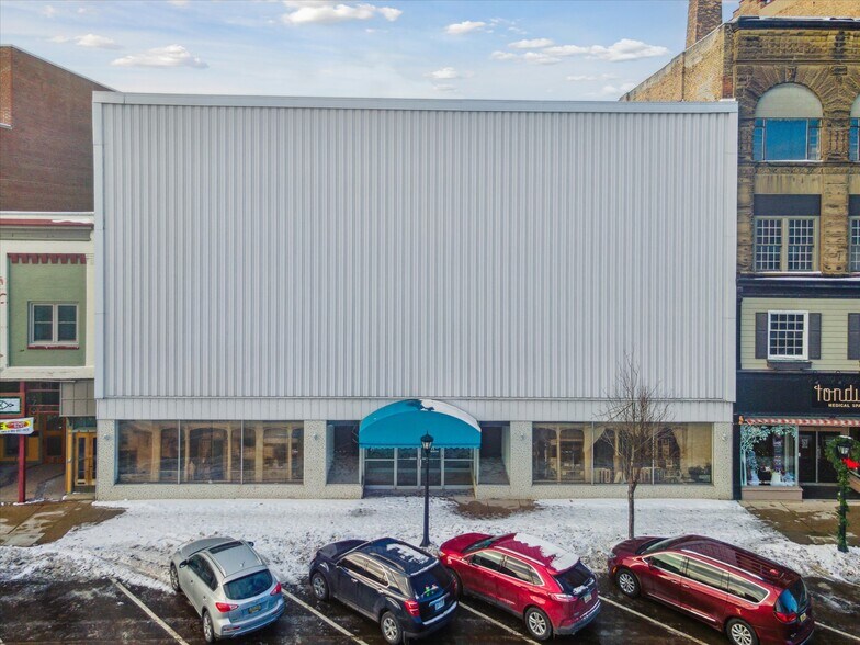 More Photos Of 711 Washington Ave, Bay City Medical For Sale