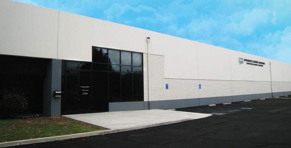 More Photos Of 1881 Kettering St, Irvine Manufacturing For Lease