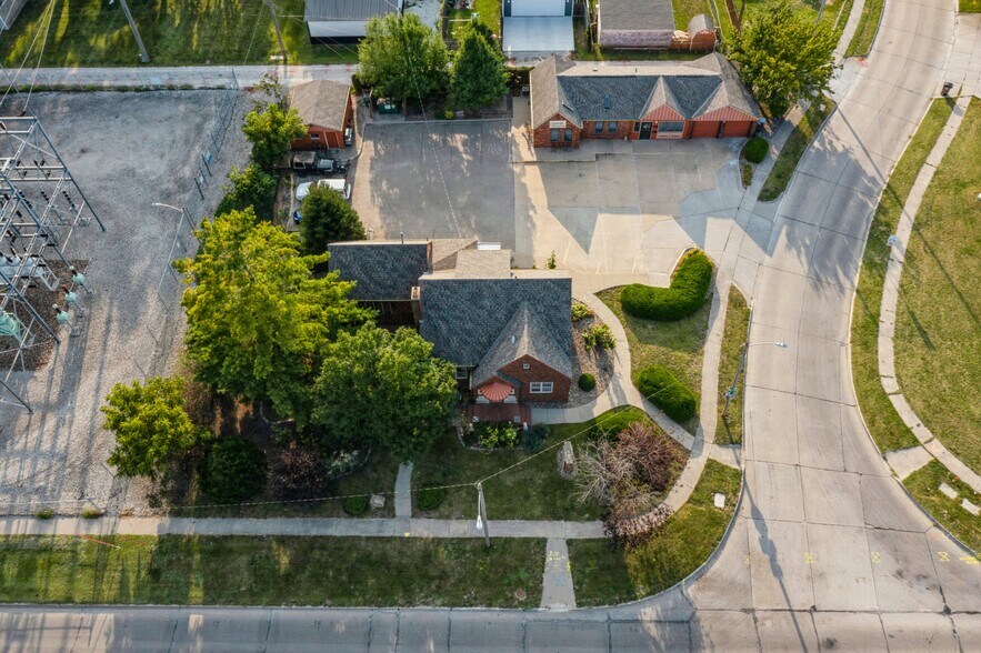 More Photos Of 324 1st St, Des Moines General Retail For Sale