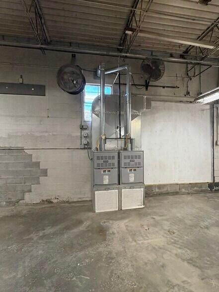 More Photos Of 1075 Lebanon Rd, Danville Warehouse For Lease