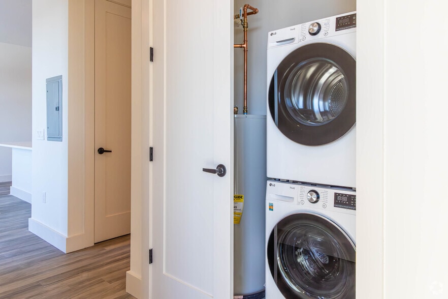 More Photos Of 55 Washington St, East Orange Apartments For Sale