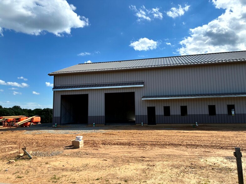 More Photos Of 115 Reedville Rd, Oxford Light Manufacturing For Lease