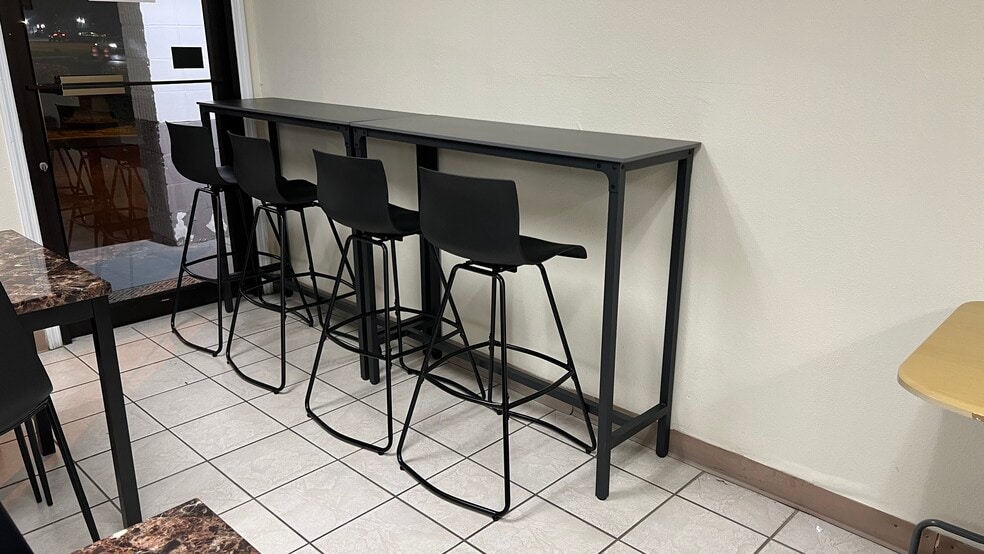 More Photos Of 1013 Highway 231 S, Troy Hotel For Sale