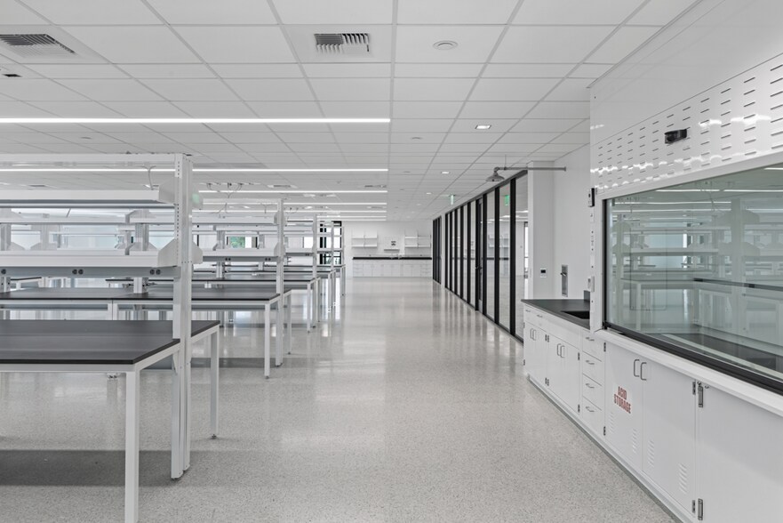 More Photos Of 9980 Huennekens St, San Diego Unknown For Lease