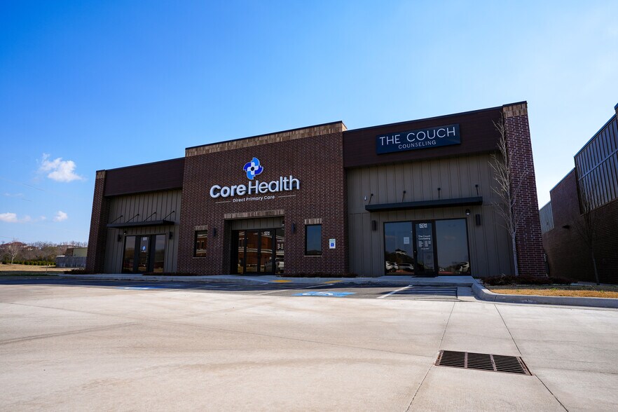 Primary Photo Of 6234 Huntington Cir, Fort Smith General Retail For Sale