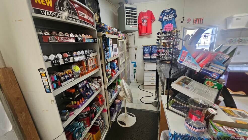 More Photos Of 3933 Lake Isabella Blvd, Bodfish Storefront For Sale