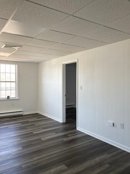 More Photos Of 900 Boston Post Rd, Old Saybrook Storefront Retail Office For Sale