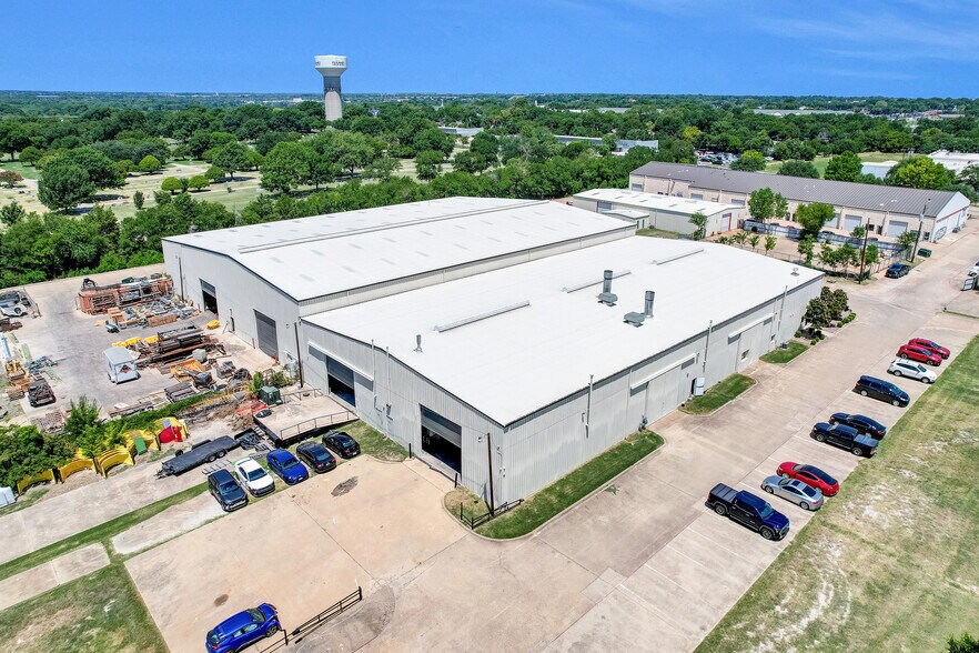 More Photos Of 190 Industrial Blvd, McKinney Manufacturing For Sale