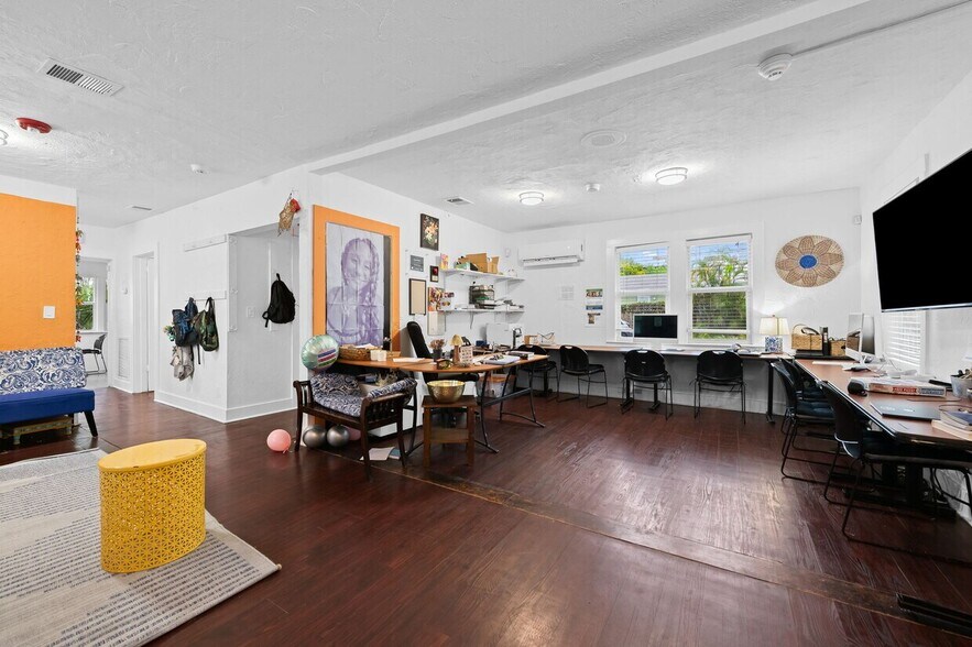 More Photos Of , Fort Lauderdale General Retail For Sale