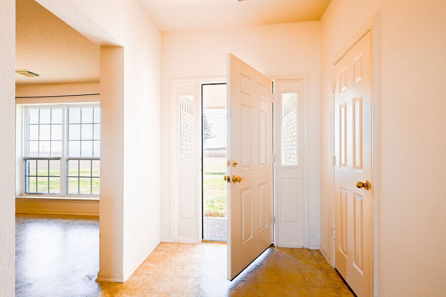 More Photos Of 4496 Farm-To-Market 2086, Temple Manufacturing For Sale
