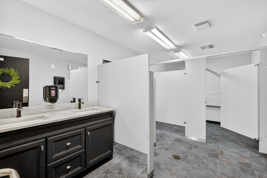 More Photos Of 1055 Teague Trl, Lady Lake Religious Facility For Sale