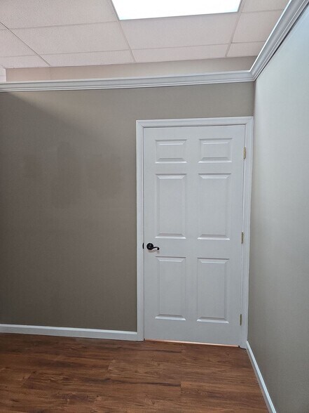 More Photos Of 1 E Main St, Thurmont Storefront Retail Office For Lease