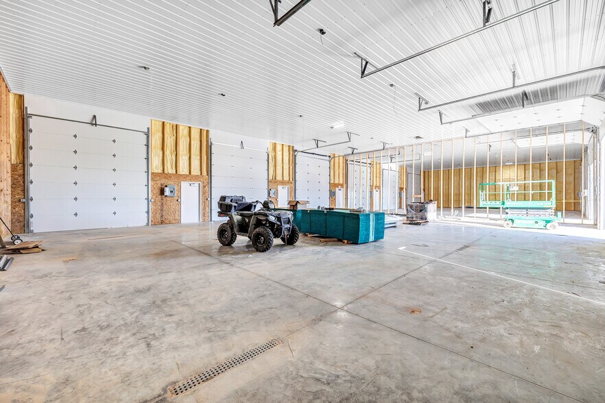 More Photos Of 5254 County Road R, Denmark Service For Lease