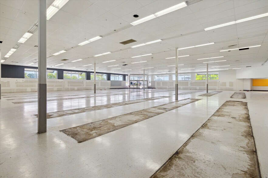 More Photos Of 1420 Wright Ave, Alma Drugstore For Sale