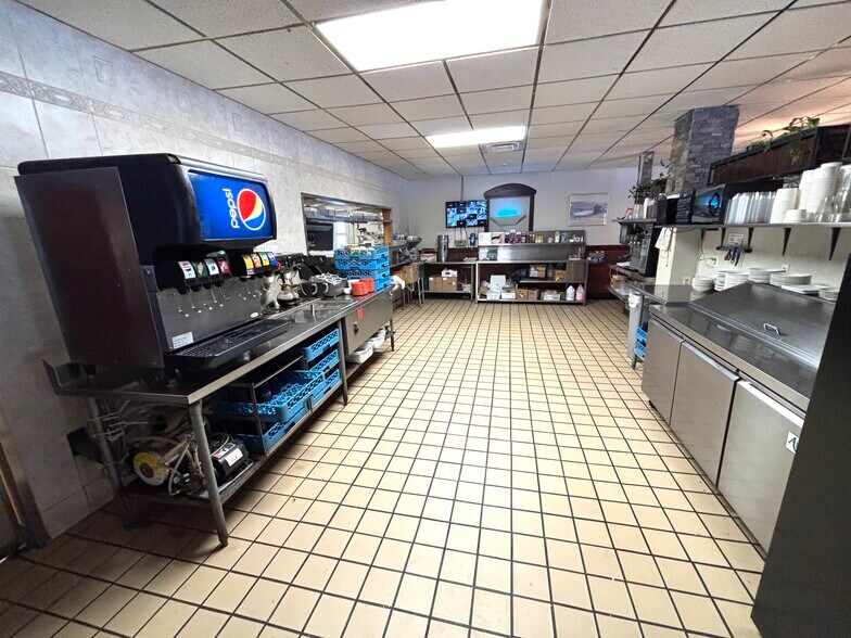 More Photos Of 1121 E Union St, Newark Specialty For Sale