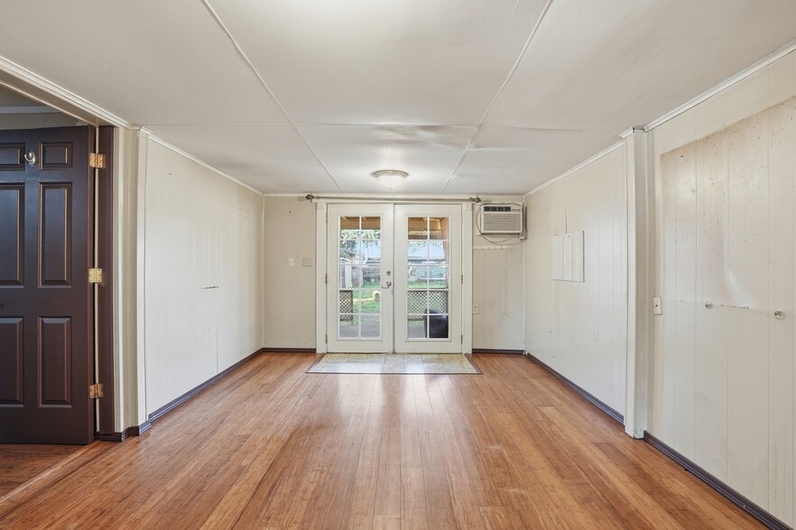 More Photos Of 1710 Bryant St, Vancouver Land For Sale