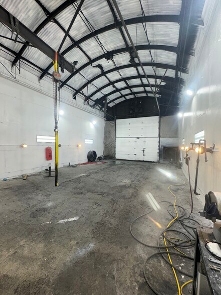 More Photos Of 300 Planters Dr, Columbia Service For Lease