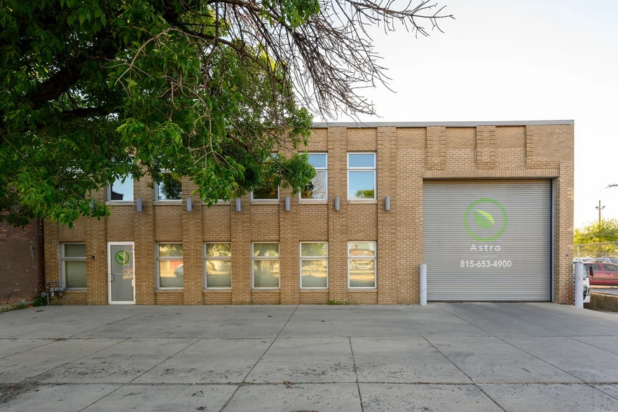 Primary Photo Of 242 N Western Ave, Chicago Warehouse For Sale