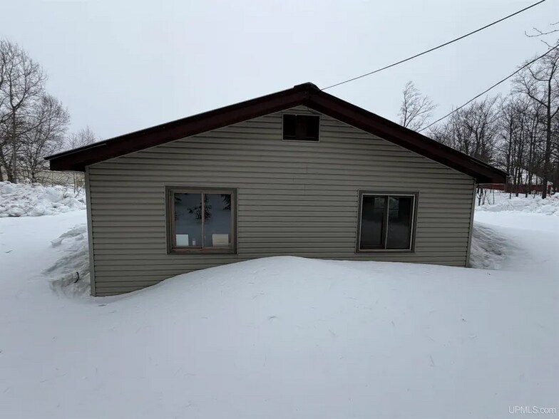 More Photos Of 7 Brebner Rd E, Negaunee Flex For Sale