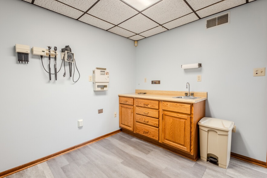 More Photos Of 310 Mulberry St, Scottdale Medical For Lease